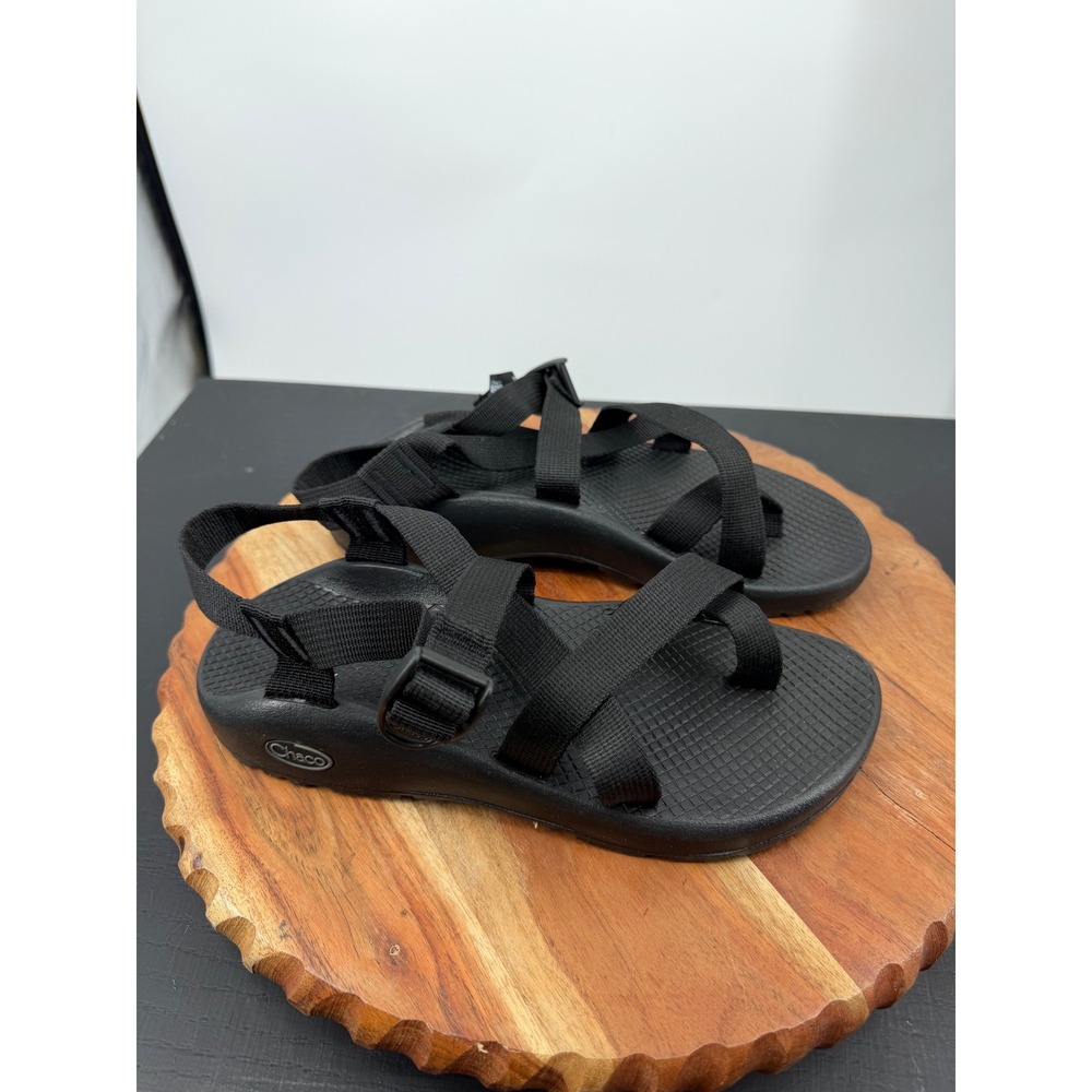 Chaco Z/2 classic Sandals Womens Size 8 Black Strappy Toe Loop Hiking J105430